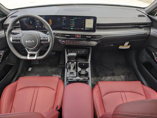 Photo of 2025 White Pearl Kia K5