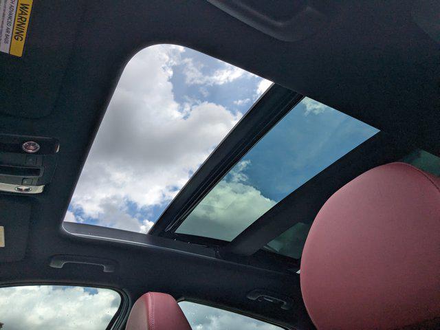 Photo of 2025 White Pearl Kia K5