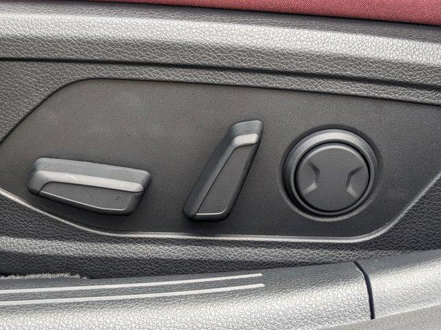Photo of 2025 White Pearl Kia K5