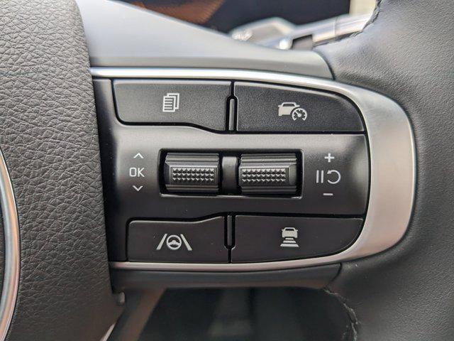 Photo of 2025 White Pearl Kia K5