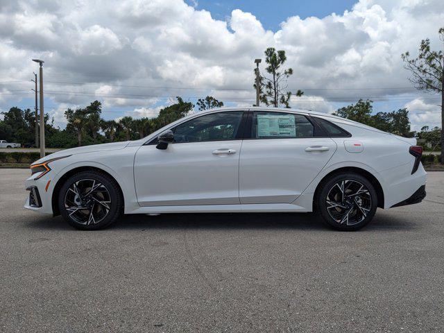Photo of 2025 White Pearl Kia K5