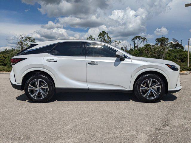Photo of 2025 Eminent White Pearl Lexus RX 350