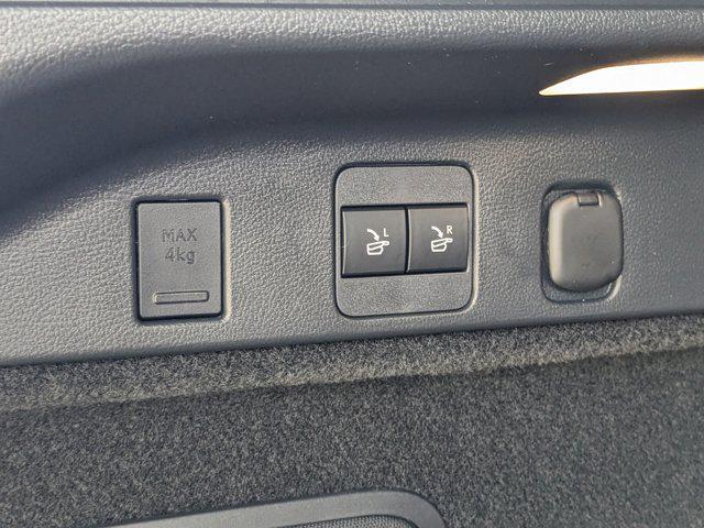 Photo of 2025 Eminent White Pearl Lexus RX 350