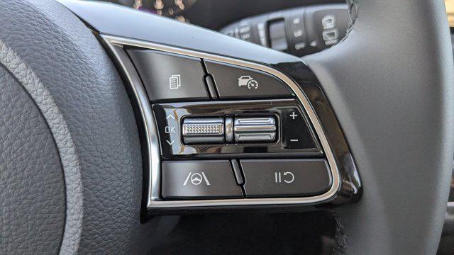 Photo of 2026 White Pearl Kia Seltos