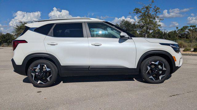 Photo of 2026 White Pearl Kia Seltos