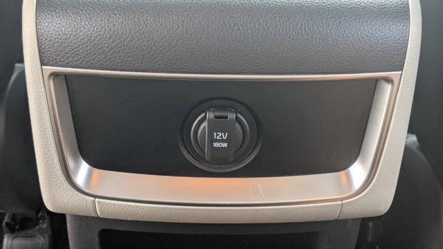 Photo of 2024 Snow White Pearl Kia Carnival