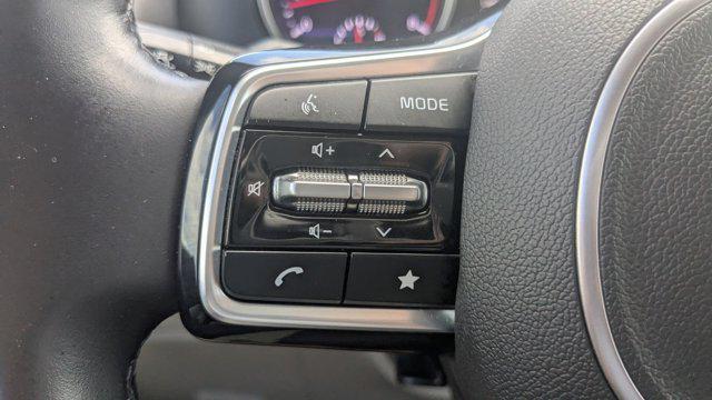 Photo of 2024 Snow White Pearl Kia Carnival