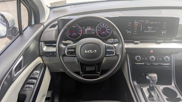 Photo of 2024 Snow White Pearl Kia Carnival