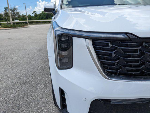 Photo of 2025 White Pearl Kia Sorento