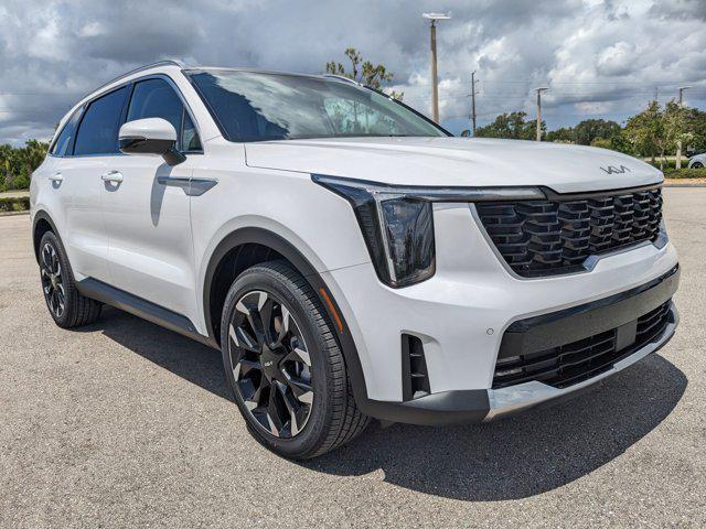 Photo of 2025 White Pearl Kia Sorento