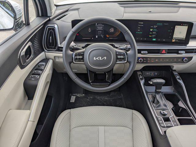 Photo of 2025 White Pearl Kia Sorento