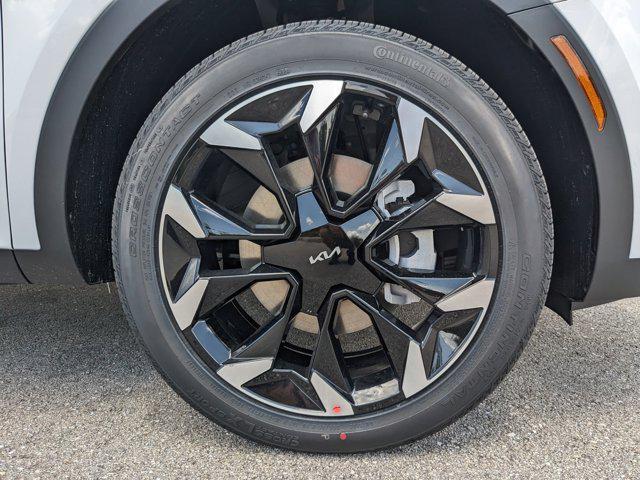 Photo of 2025 White Pearl Kia Sorento