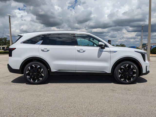 Photo of 2025 White Pearl Kia Sorento