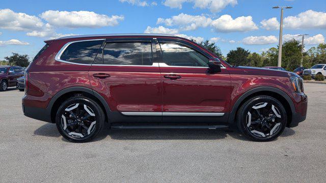 Photo of 2023 Dawning Red Kia Telluride
