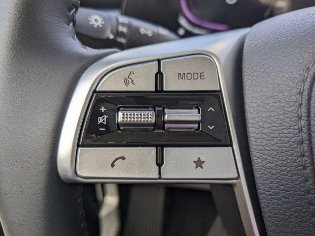 Photo of 2025 White Pearl Kia Telluride