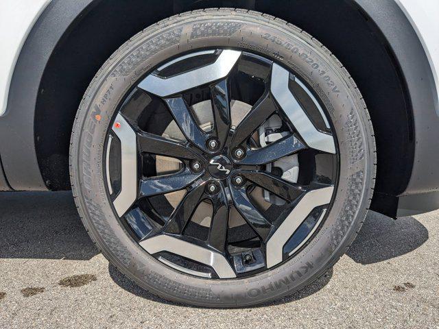 Photo of 2025 White Pearl Kia Telluride
