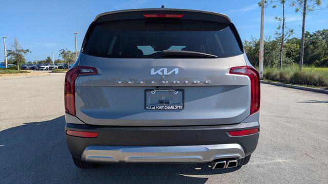 Photo of 2022 Everlasting Silver Kia Telluride