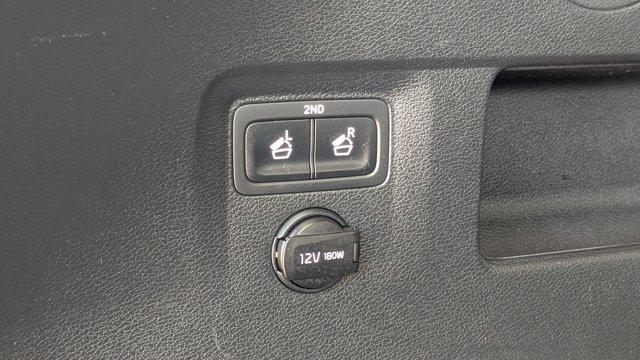 Photo of 2022 Everlasting Silver Kia Telluride
