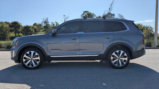 Photo of 2022 Everlasting Silver Kia Telluride