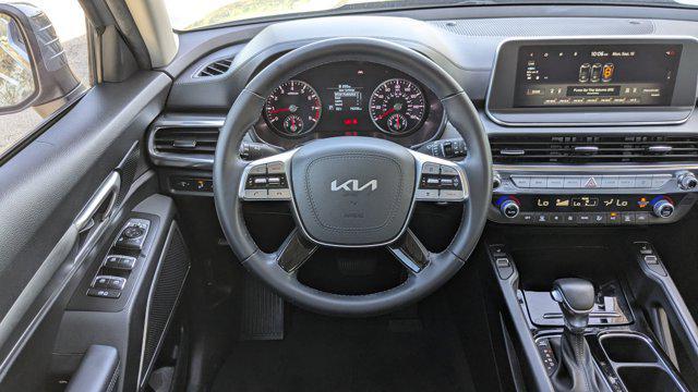 Photo of 2022 Everlasting Silver Kia Telluride