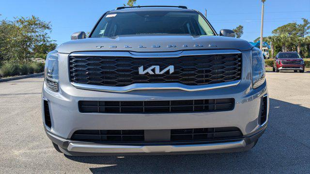 Photo of 2022 Everlasting Silver Kia Telluride