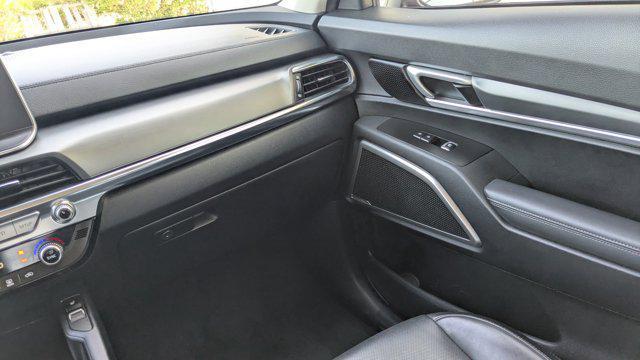 Photo of 2022 Everlasting Silver Kia Telluride