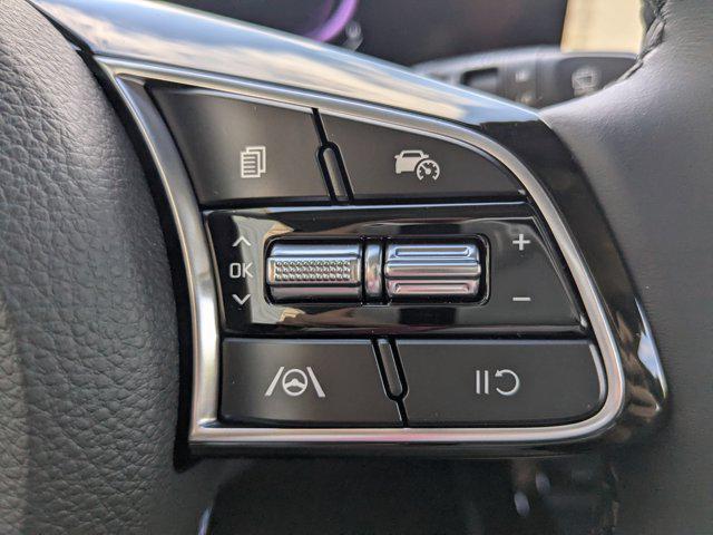Photo of 2026 White Pearl Kia Seltos