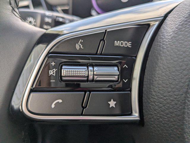 Photo of 2026 White Pearl Kia Seltos