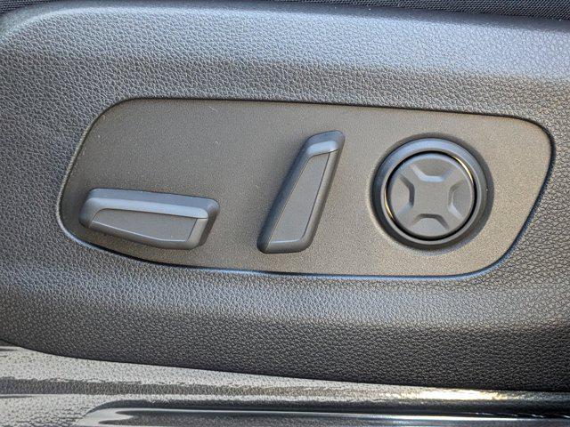 Photo of 2026 Ceramic White Kia Carnival Hybrid
