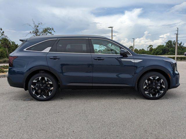 Photo of 2025 Midnight Kia Sorento