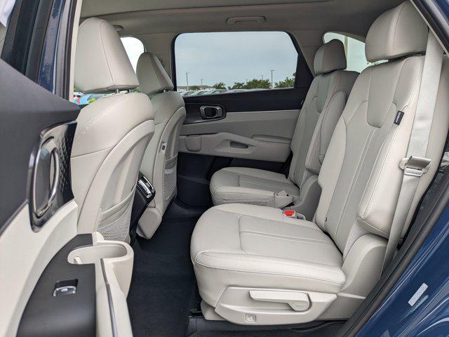 Photo of 2025 Midnight Kia Sorento