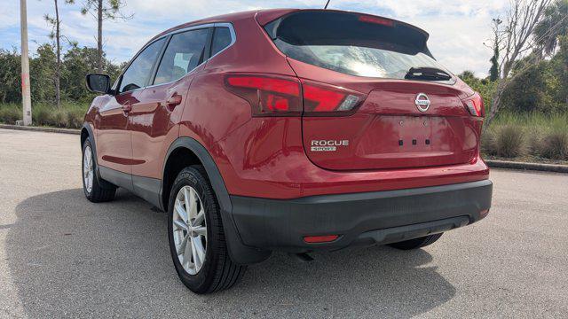 Photo of 2017 Palatial Ruby Nissan Rogue Sport