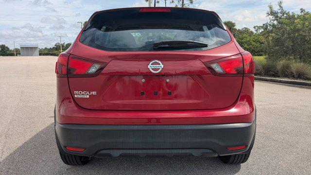 Photo of 2017 Palatial Ruby Nissan Rogue Sport