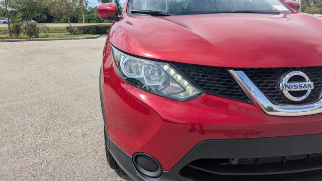 Photo of 2017 Palatial Ruby Nissan Rogue Sport