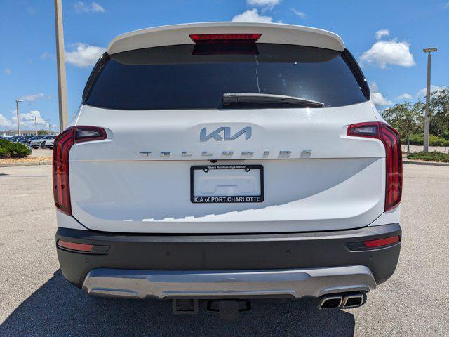 Photo of 2022 Glacial White Pearl Kia Telluride