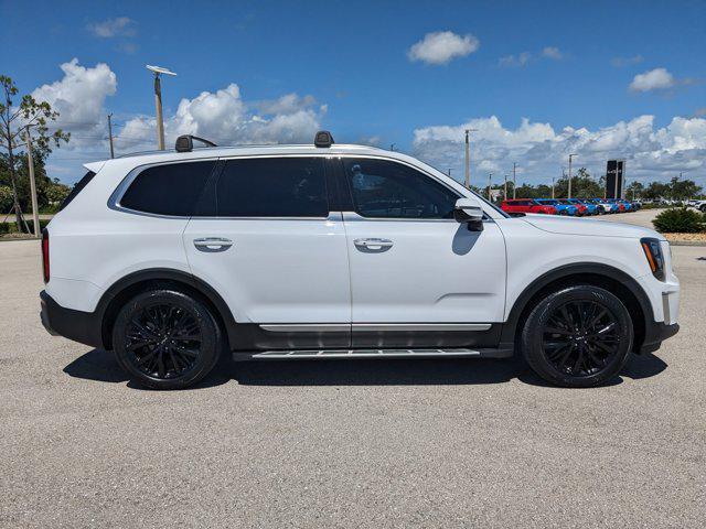 Photo of 2022 Glacial White Pearl Kia Telluride