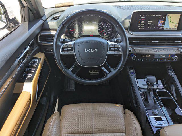 Photo of 2022 Glacial White Pearl Kia Telluride