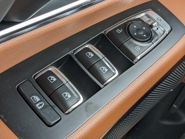 Photo of 2025 Ebony Black Kia Telluride