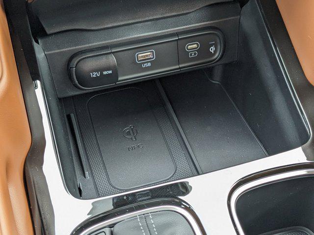 Photo of 2025 Ebony Black Kia Telluride