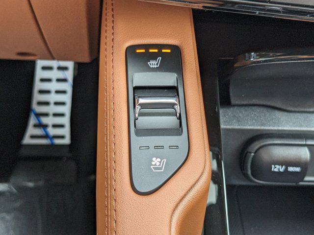 Photo of 2025 Ebony Black Kia Telluride