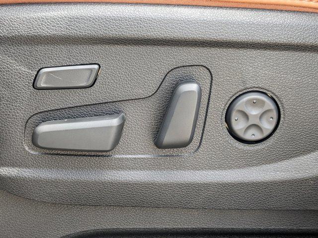 Photo of 2025 Ebony Black Kia Telluride
