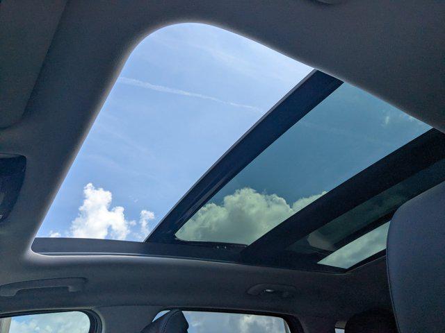 Photo of 2025 Sapphire Blue Kia Sportage