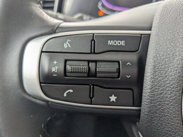 Photo of 2023 Glacial White Pearl Kia Sportage