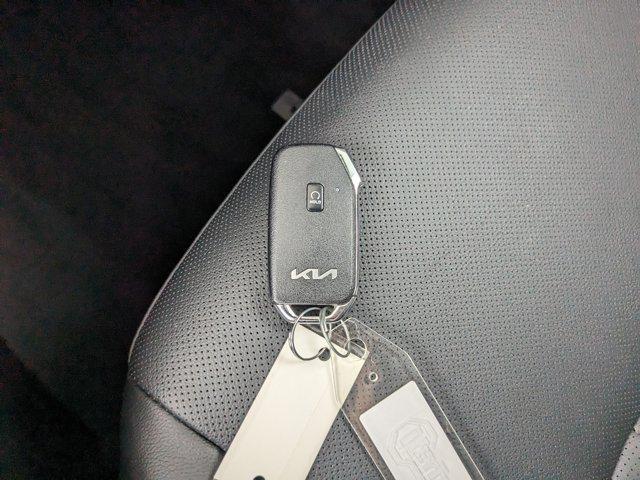 Photo of 2023 Glacial White Pearl Kia Sportage