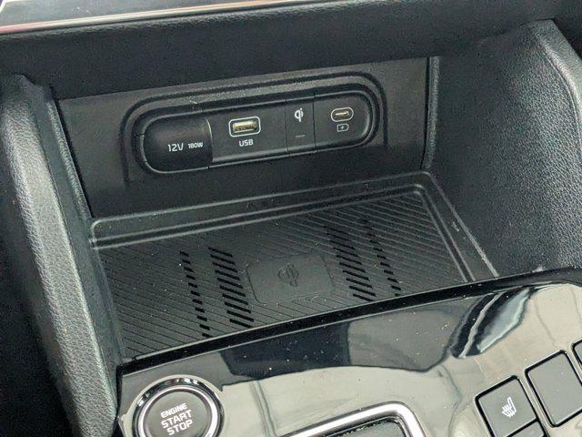Photo of 2023 Glacial White Pearl Kia Sportage