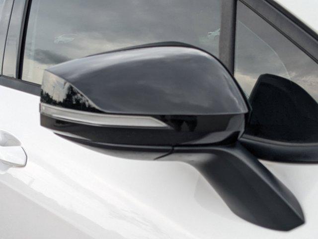 Photo of 2023 Glacial White Pearl Kia Sportage