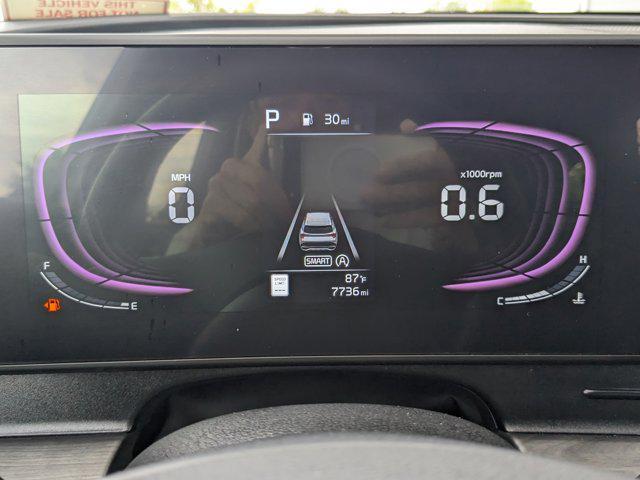 Photo of 2023 Glacial White Pearl Kia Sportage