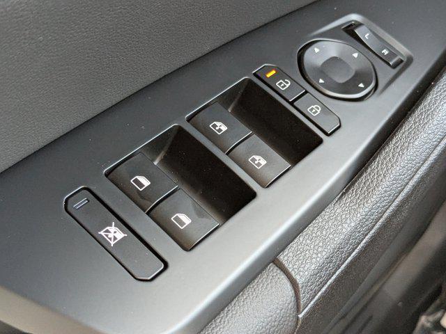 Photo of 2026 White Pearl Kia Sportage