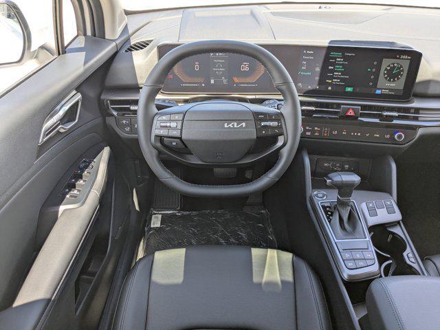 Photo of 2026 White Pearl Kia Sportage