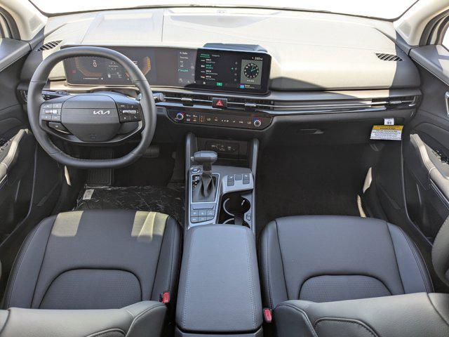 Photo of 2026 White Pearl Kia Sportage